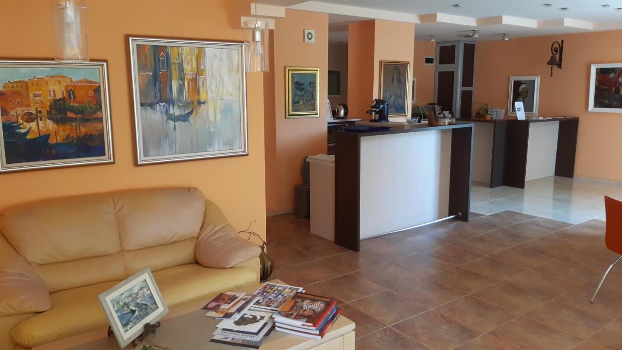Motivi Hotel Saints Constantine and Helena Bagian luar foto